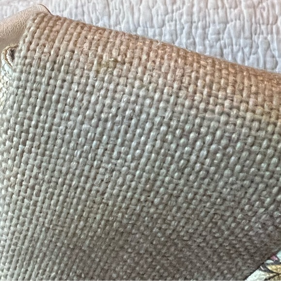 Floral and canvas fold over crossbody, gently used Sakroots - Picture 8 of 16